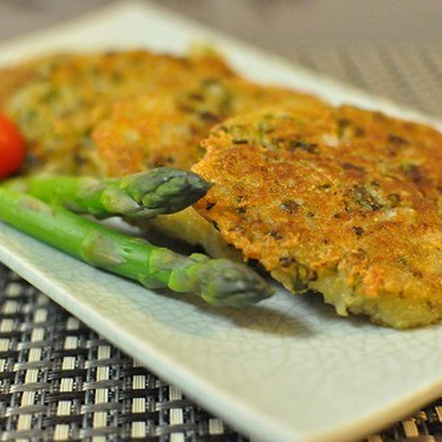 モチモチカリッ！レンコンとじゃがいものお焼き！