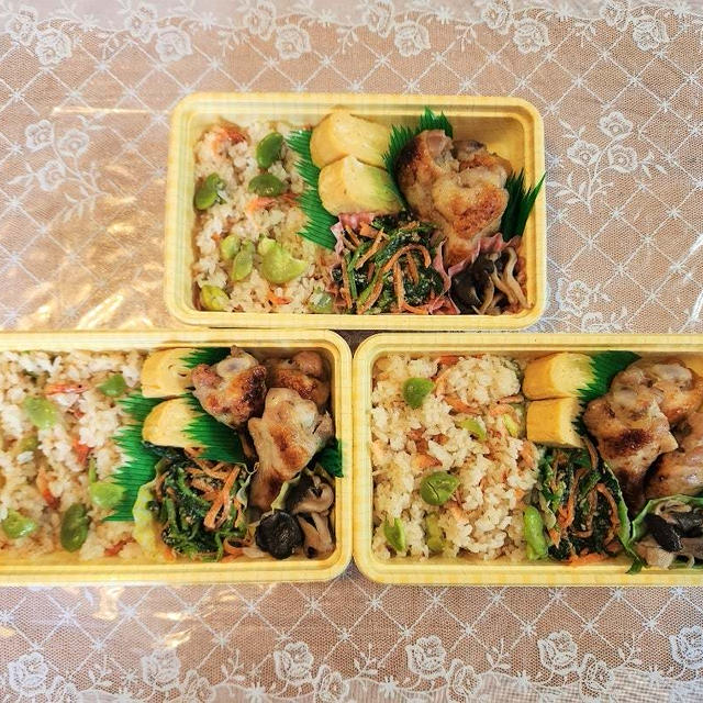 空豆と桜海老の炊き込みご飯弁当