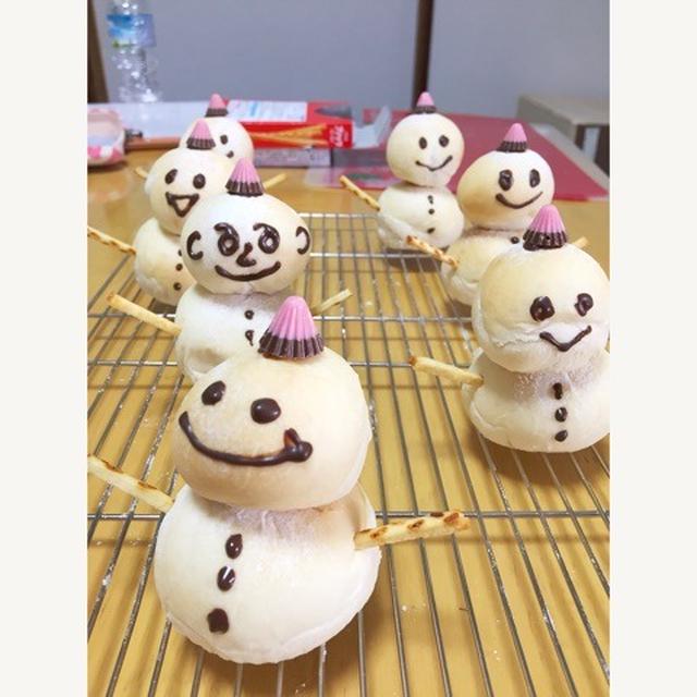 子どもたちもワクワク！工作感覚で楽しめる、ふっわふわゆきだるま白パン