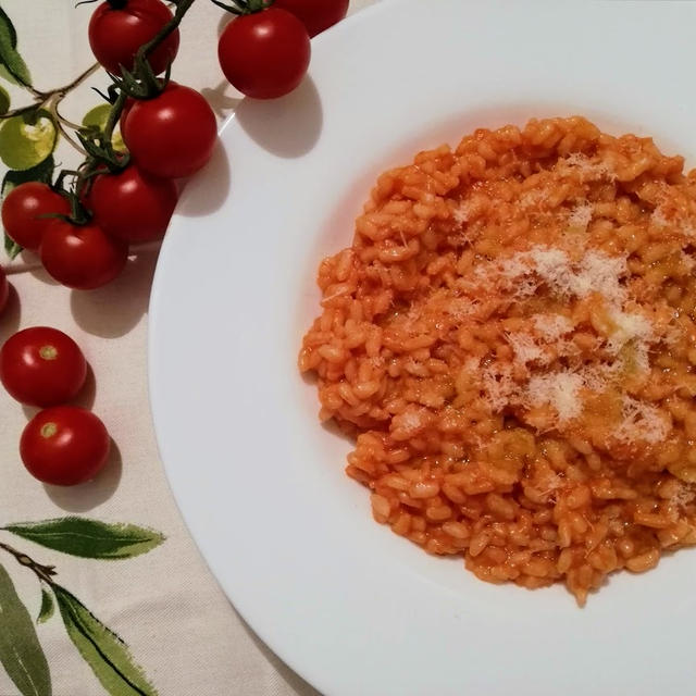 イタリア風ごはん！意外に美味しいシンプルなトマトリゾット