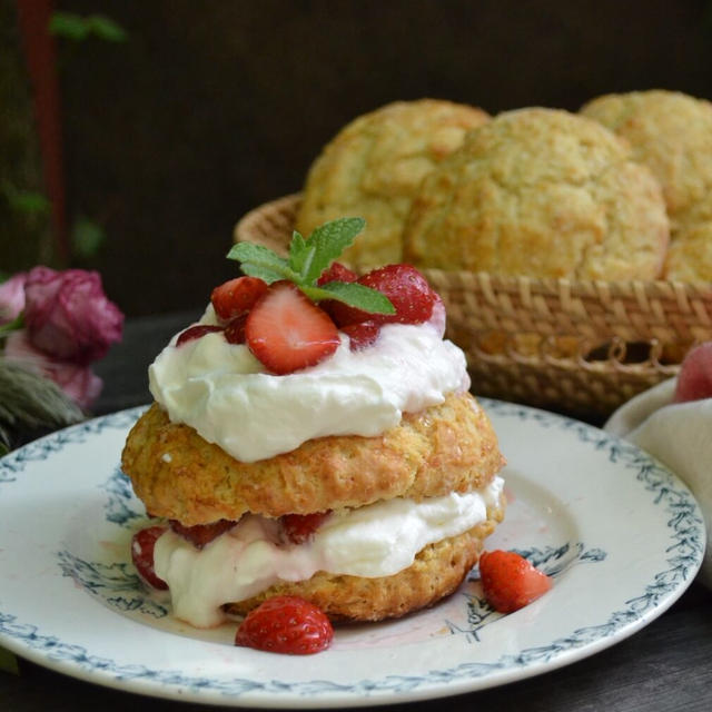 Strawberry Shortcakes ストロベリーショートケーキ by アメリカ南部の台所さん | レシピブログ - 料理ブログのレシピ満載！