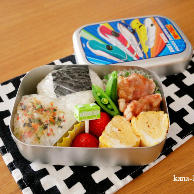 塩レモンから揚げのお弁当と、カフェインレス紅茶