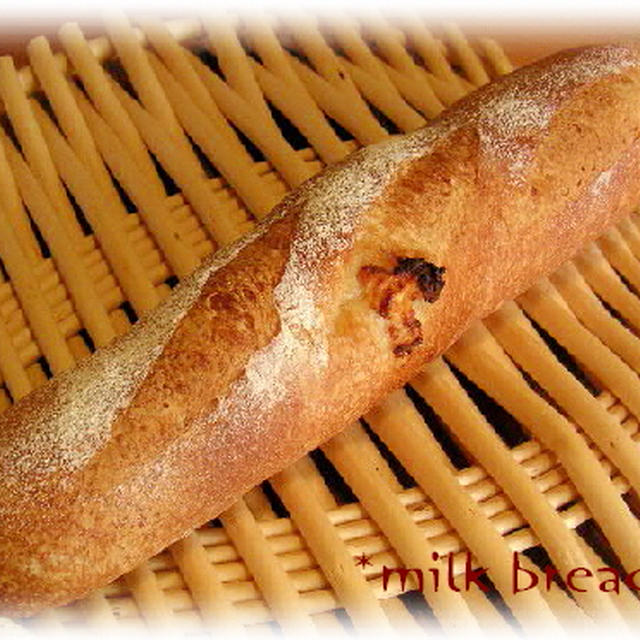 ドライクランベリーと甘納豆のヨーグルト酵母フランスパン
