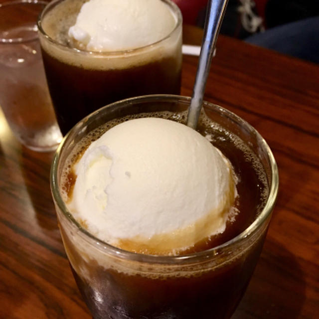 大須、昭和な喫茶で昭和な飲み物