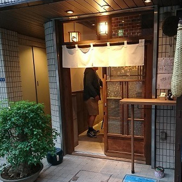 天然と養殖の鰻を食べ比べ！セルフのシステムが楽しいお店＠ 串打ちジビエと鰻串 新宿寅箱（新宿）