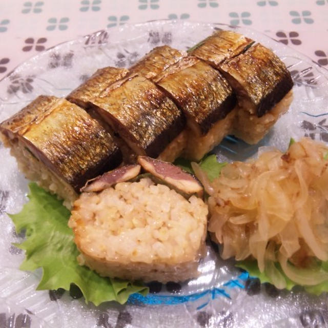 安～い冷凍サンマと玄米で　サンマの棒寿司