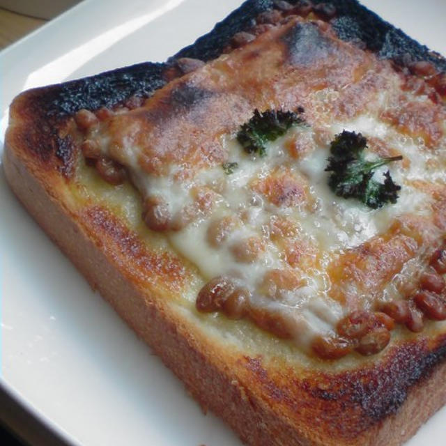 納豆チーズトースト