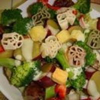 焼けるチーズと温野菜のサラダ