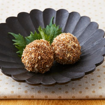 揚げ物なのに、”つくね”と同じカロリーです！しかもフライパン一つ！調味料一つ！なヘルシーレシピ。