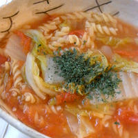 白菜とトマトのパスタスープ