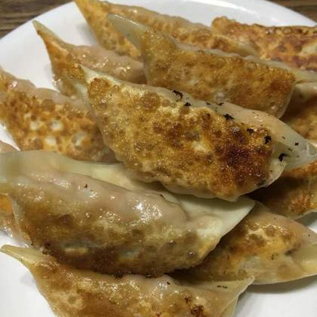 スキレットでキムチ餃子