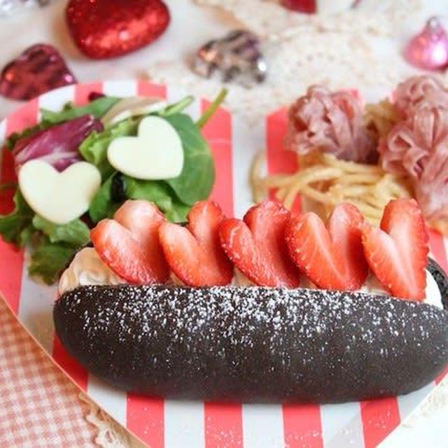 バレンタインに！ココアコッペパンで苺ホイップサンド