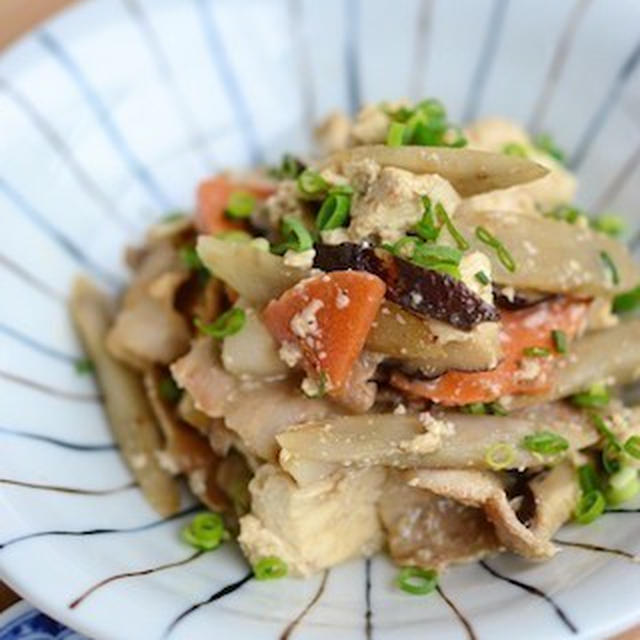 常備菜に◎冷蔵庫の余り食材も使い切れる「炒り豆腐」味バリエ4選