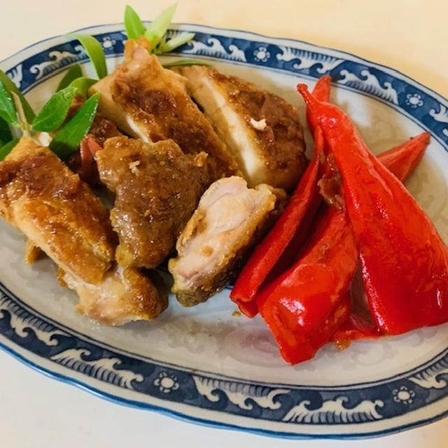 チキンソテー梅風味　/　赤万願寺とうがらし
