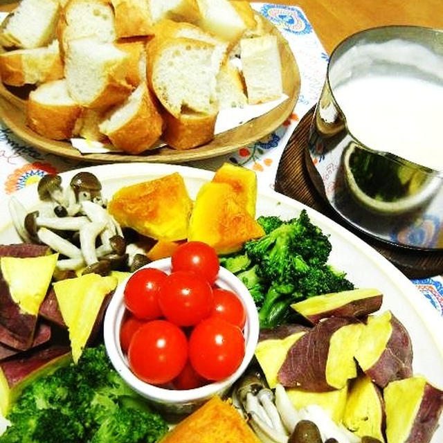 「濃いシチューホワイトショコラ」でシチューフォンデュ♪