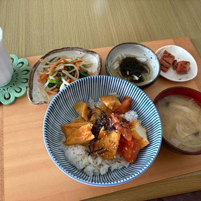 まさに‼️目から鱗の「トマトと厚揚げ丼」(レシピ有)〜