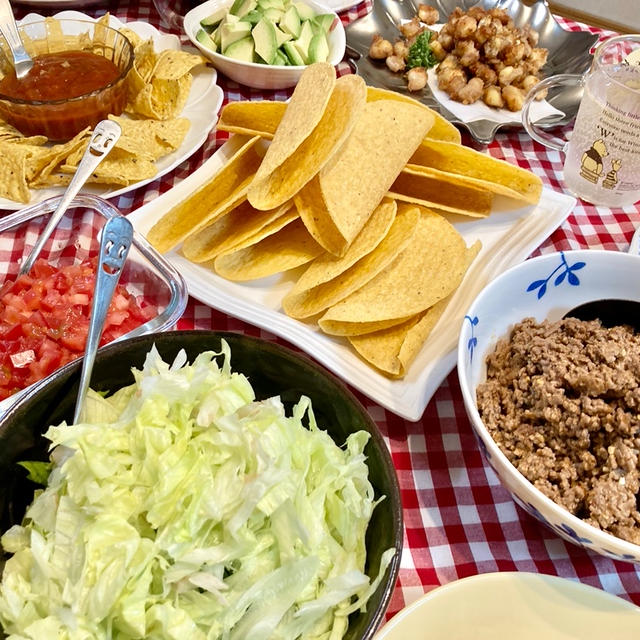 【よくばりタコス】タコシェル＆ソフトシェルどっちも食べられるタコスでみんなハッピー！