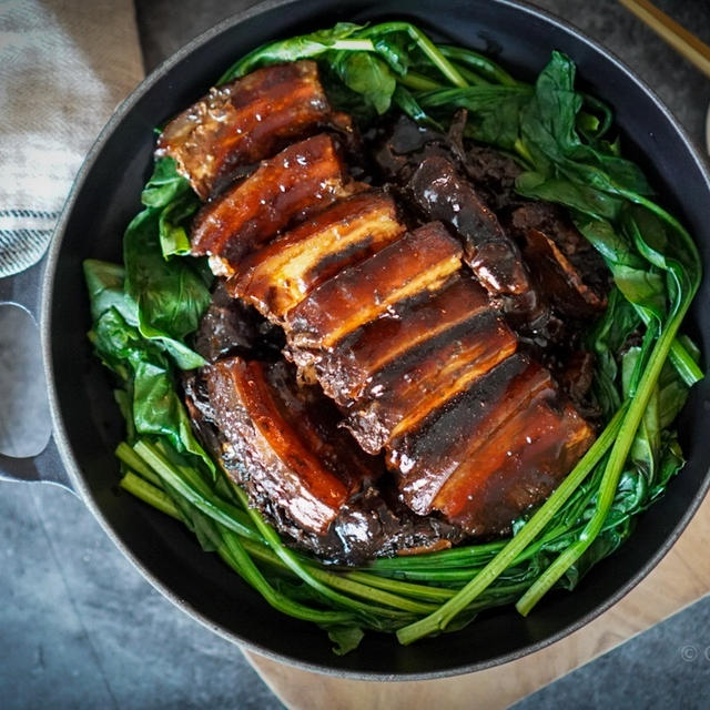 豚バラの梅菜蒸し　(梅菜扣肉 / Mei Cai Kou Rou / Steamed Pork with Preserved Mustard)