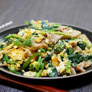 豚バラ肉で美味しくほうれん草の玉子炒め＆オタフクソースの「ねぎおこ」
