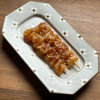焼きこんにゃ串  と  桜散る……の話。