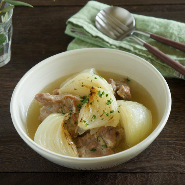 玉ねぎがとろとろ甘い 豚肉と新玉ねぎのとろとろ煮＊子どもと食べるレシピ
