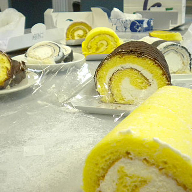 ご当地ロールケーキ　パレード