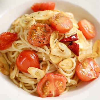 トマトじゅわっと！【だしペペロンチーノ】／ムラの美学