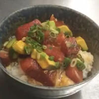 ミツカン八方だしを使って、鮪とアボカドの山掛け丼を賄いに作りました！