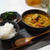 茄子と鶏肉のトマトカレー煮とこんにゃくと海藻のサラダ（Tomato Curry with Eggplant and Chicken, and Seaweed Salad）