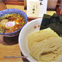 行列店「神田 勝本」二種の麺が合い盛りの美しい特製清湯（しょうゆ）つけそば