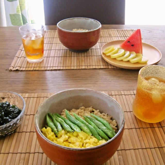 ２色そぼろ丼