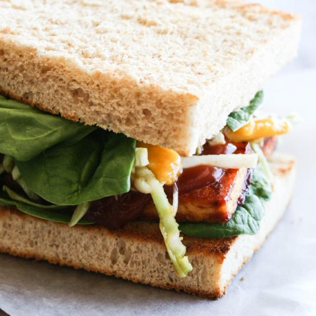 BBQ Tofu SandwichBBQ豆腐サンドイッチ