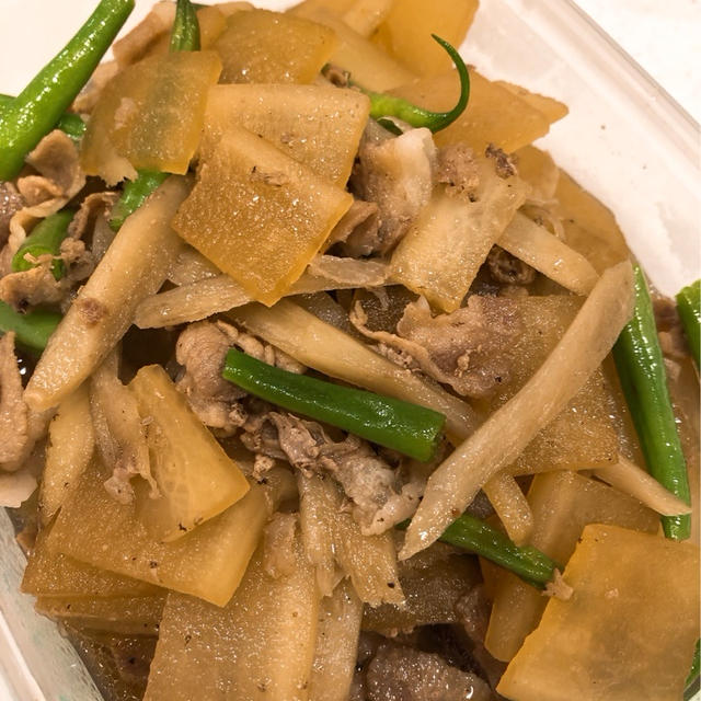牛蒡と大根の豚肉すき焼き風味