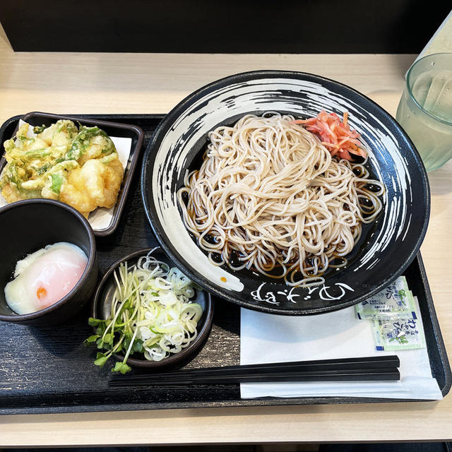 冷しほぼ海老だけのかきあげそばを温泉玉子添えで啜る（番外編）〜ゆで太郎〜