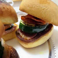 ある朝の食卓　キャベツとバナナのスムージー