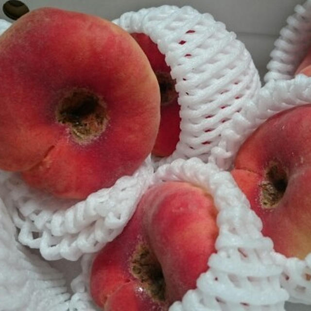 また今年も注文した美味しい桃🍑蟠桃  そして蜂の巣駆除