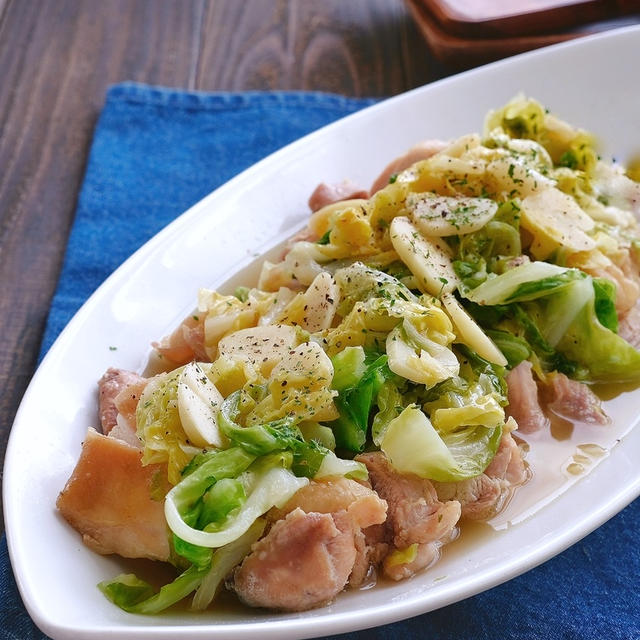 レンジで簡単！！鶏肉と春キャベツのコンソメにんにく蒸し