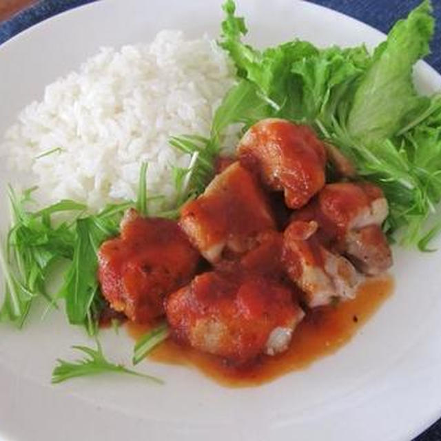 クラシコトマト＆バジルソースでカフェ風チキンプレート