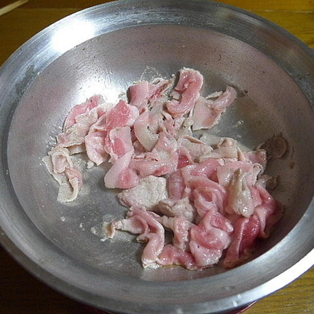 【夕食】激辛キムチ鍋・もやしナムル・おくらナムル…
