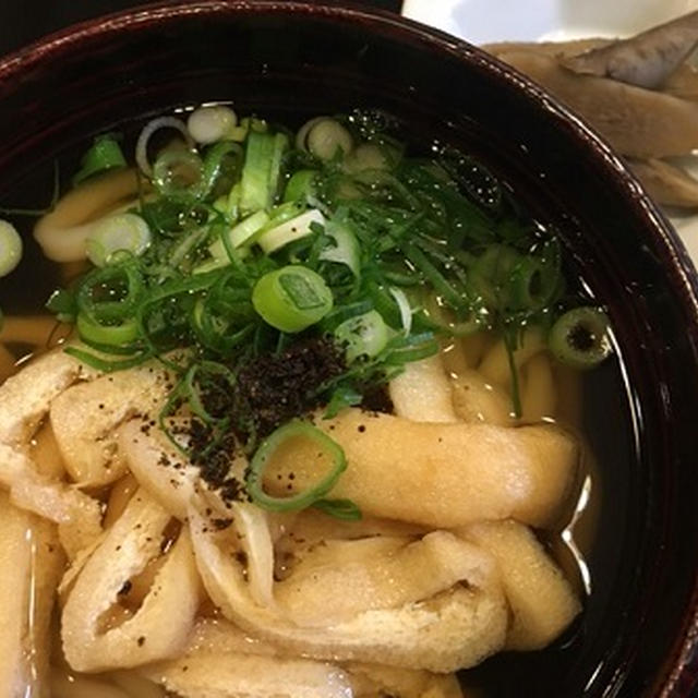 きざみきつねうどんとキーマカレー