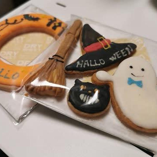 今日のおやつ♪ ハロウィンの名残り「ハロウィンアイシングクッキー」