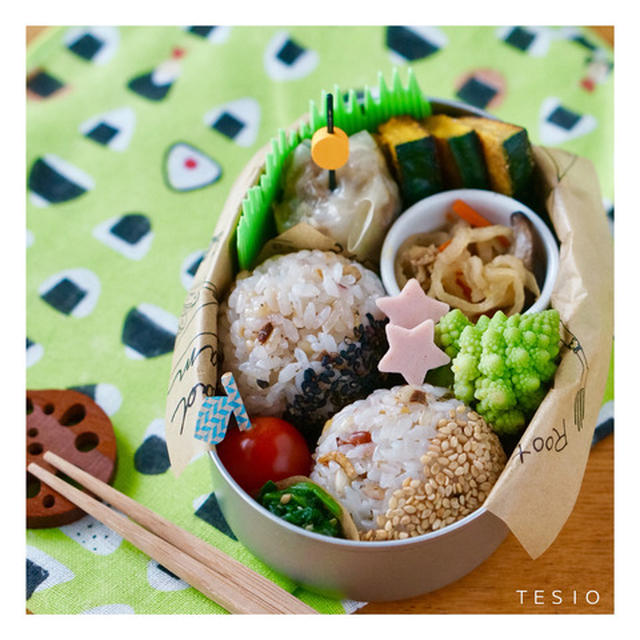 お野菜高騰対策！ごましお雑穀おにぎり弁当♪