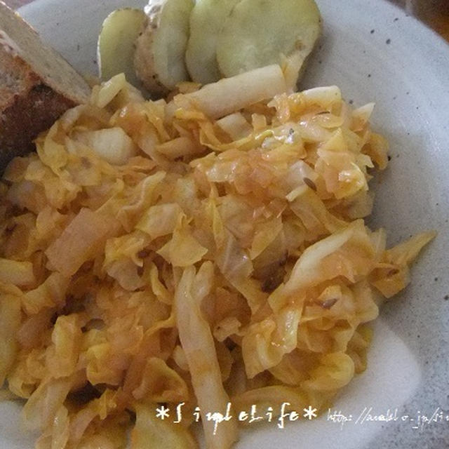 キャベツがたっぷり食べられるおかずでランチです☆