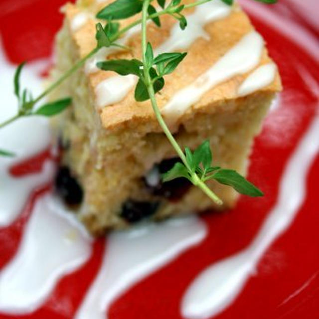 Craisin Cornbread with Lemon Glazeドライクランベリー入りコーンブレッド、レモングレーズがけ