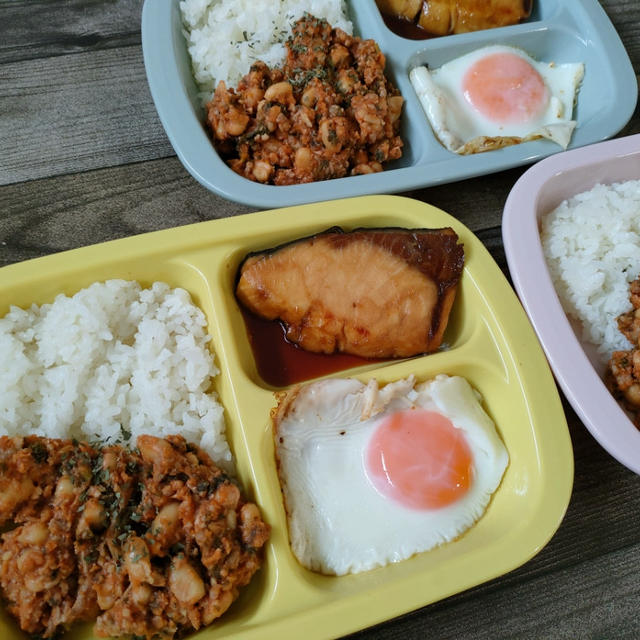 和洋折衷な置き弁！次女の作った大豆でチリコンカン風にしました(^^)