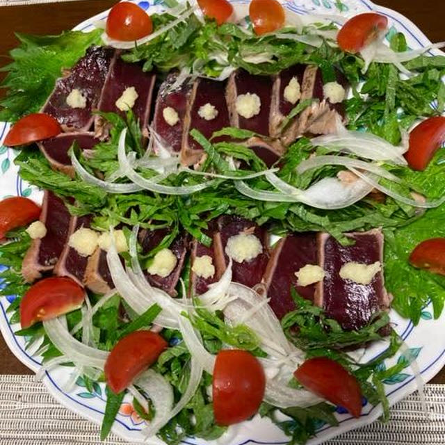 わら焼きカツオのたたき・たっぷり薬味の生姜ポン酢