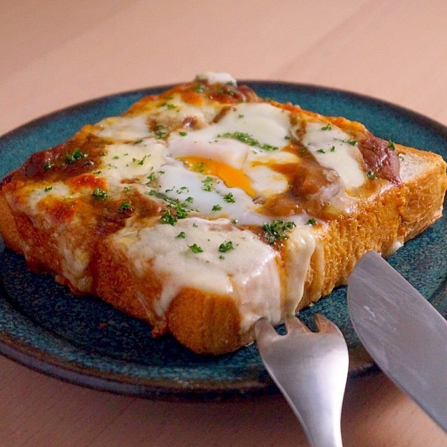 ［次の日ごはん］とろ〜り、焼きチーズカレートースト