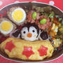 幼稚園児のお弁当。浮き輪を使ったペンギン(笑)
