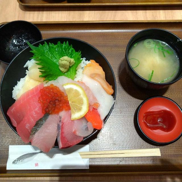 海鮮丼をリピートしました