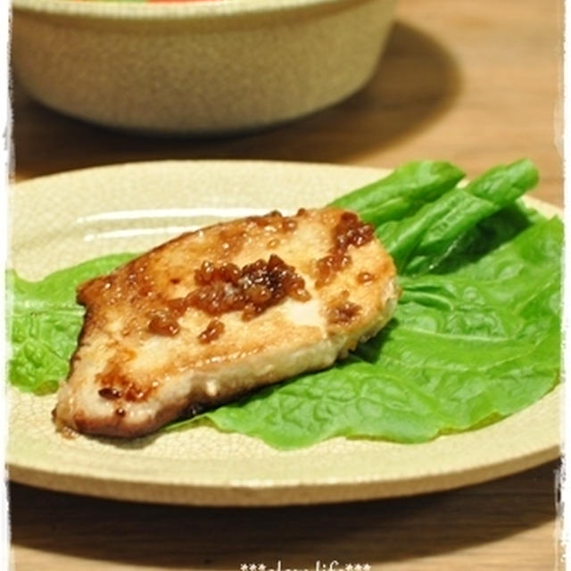 【かじきの醤油麹ソテー、と海南鶏飯】